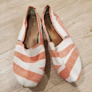 Toms Shoes